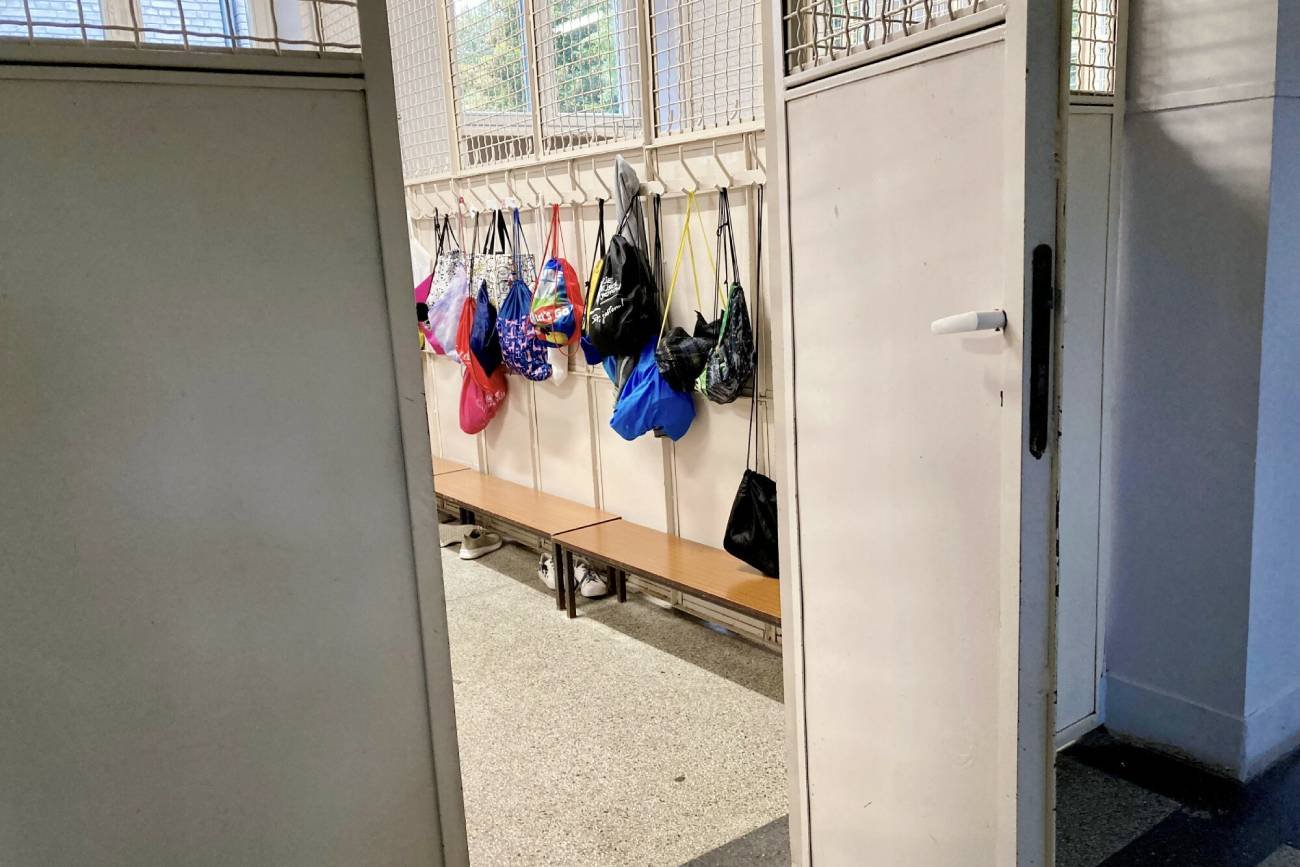 To pokolenie nie poradzi sobie w życiu. Szkolne buty dowodem na zniszczenie młodych
