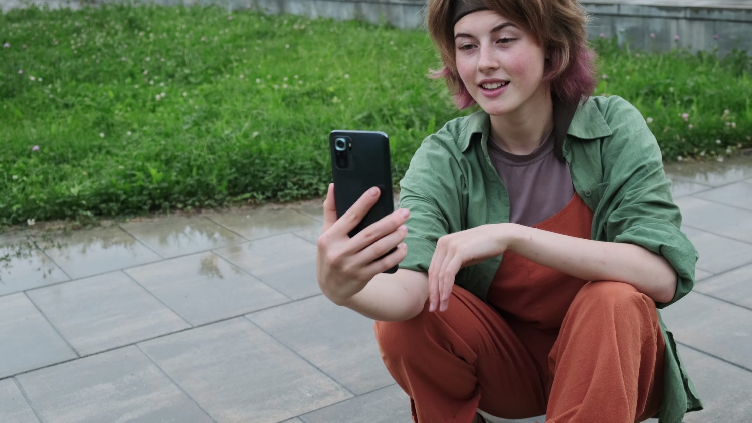 Pokolenie Z patrzy w lustro, millenialsi w siebie. Oto, na co najmłodsi wydają najwięcej