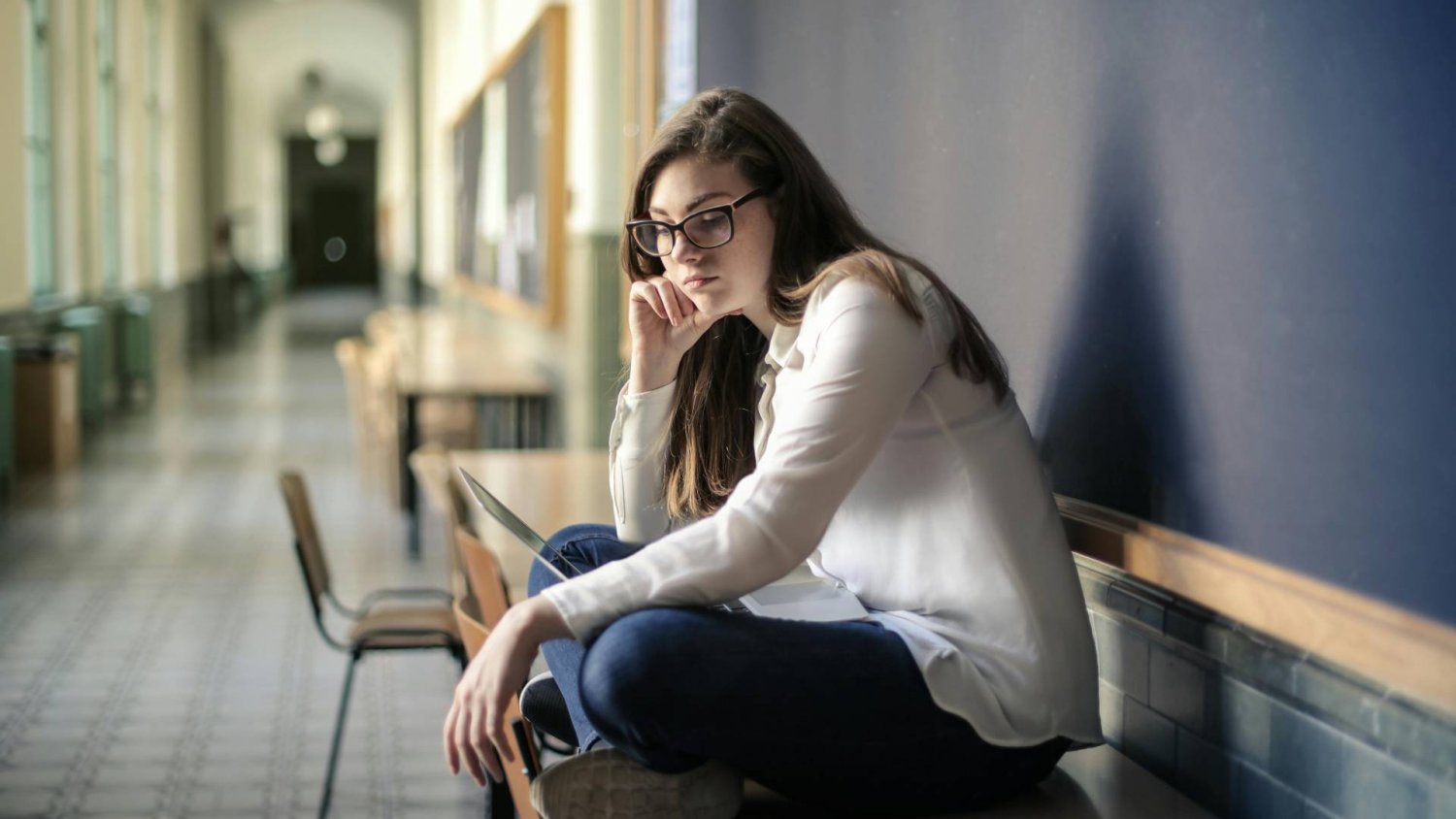 Zdjęcie ze szkoły wywołało burzę. Rodzice uznali podpaski za powód do wstydu