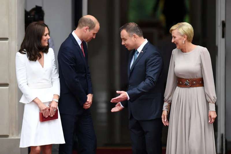 Czy publiczne okazywanie uczuć to oznaka braku profesjonalizmu?