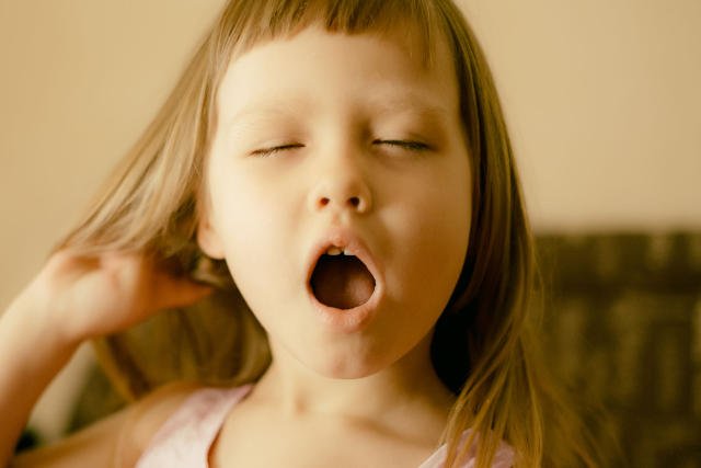 Według naukowców lunatykuje co szóste dziecko. Większość z tego wyrasta.