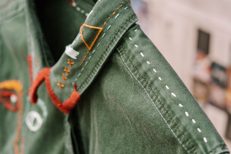 Khaki - jaki to kolor? Skąd się wziął khaki? Khaki - jaki to kolor? Skąd się wziął khaki?