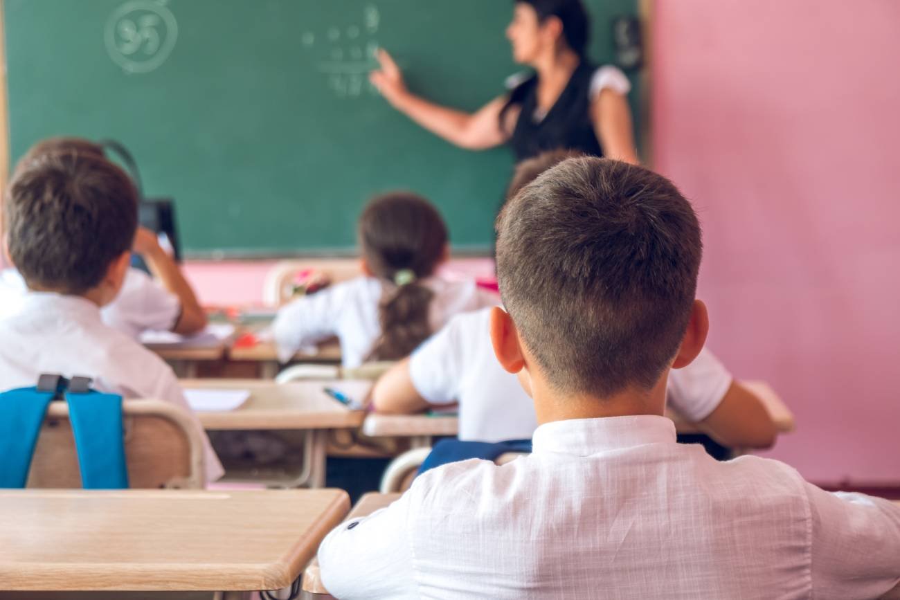 Od września nauka w przepełnionych salach? MEN zwiększyło limit uczniów na klasę