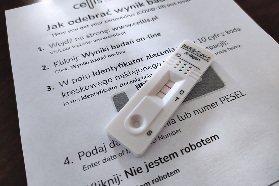 Czas Oczekiwania Na Wynik Peta 60 godzin oczekiwania na wynik testu COVID-19. Cała prawda o pandemii