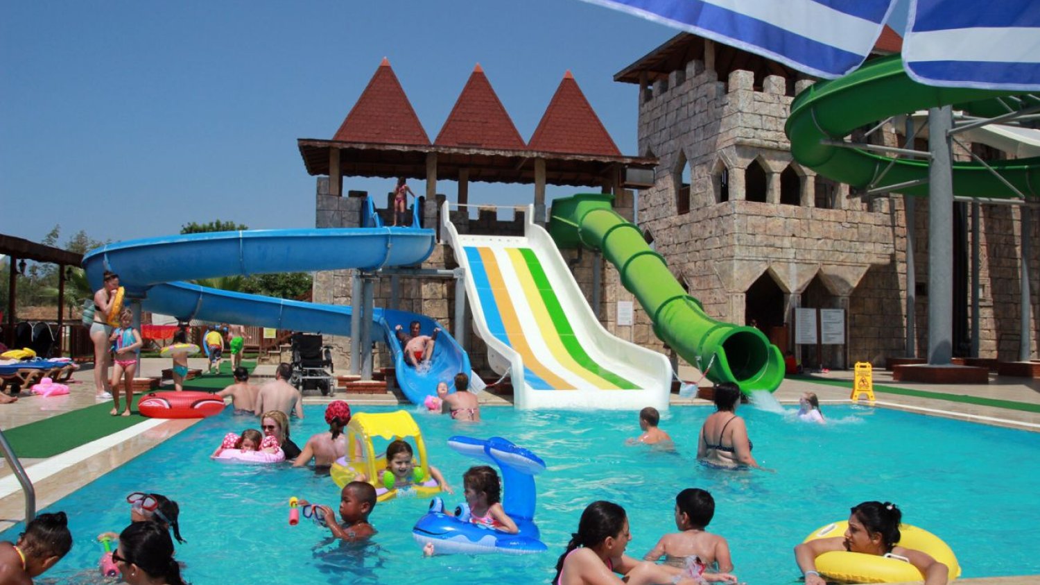 basen w hotelu all inclusive