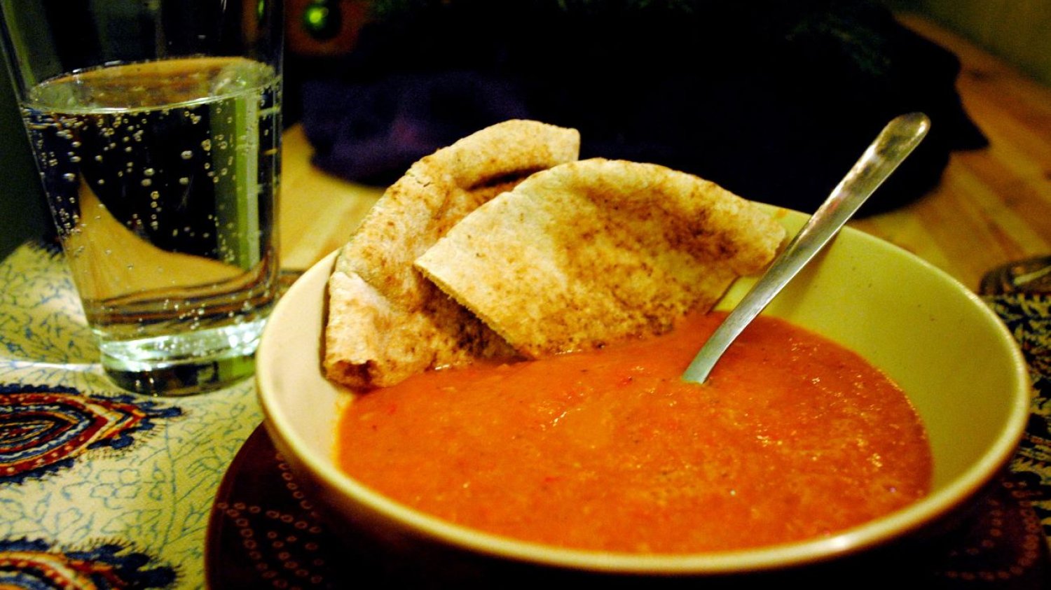 zupa z pieczonej papryki i pomidorów