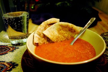 zupa z pieczonej papryki i pomidorów