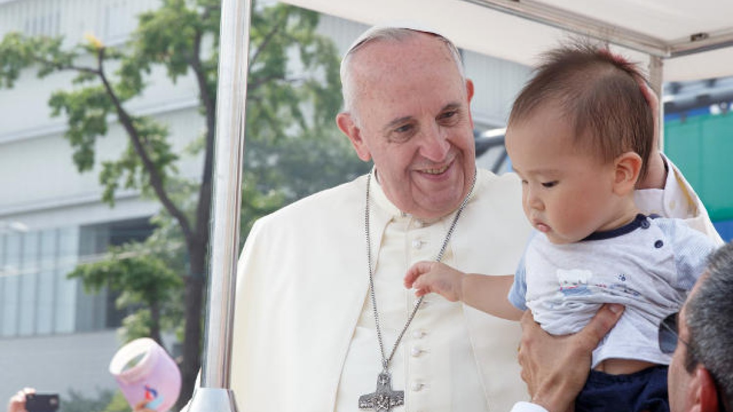 Papież Franciszek kontrowersyjnie o dzieciach. Czy kościół dopuszcza przemoc?