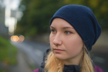 młoda dziewczyna młoda dziewczyna