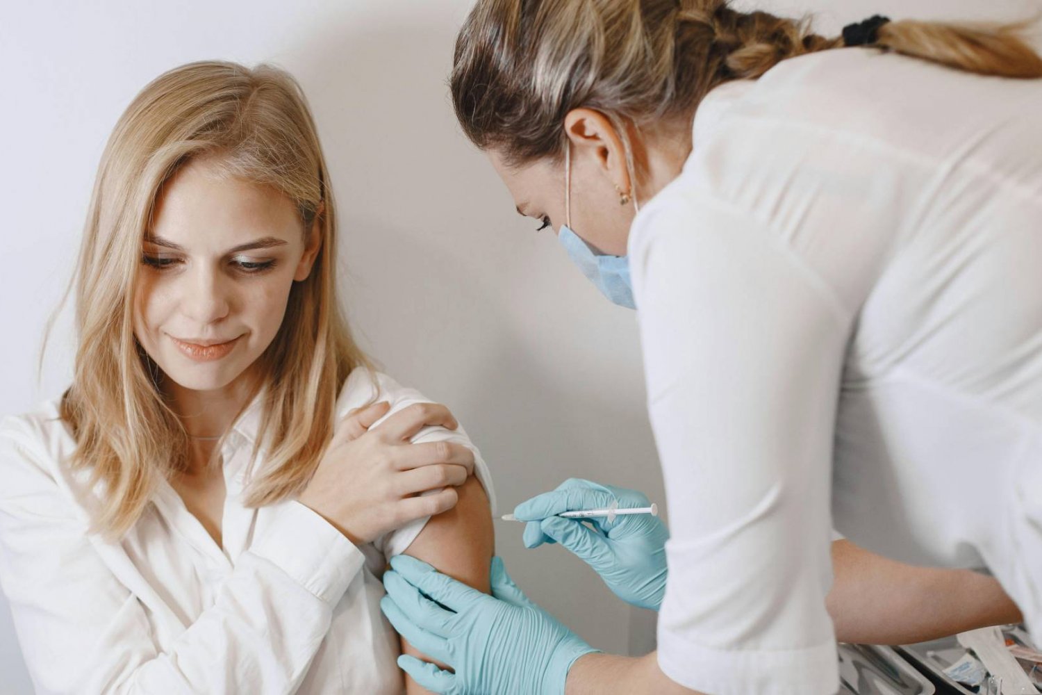 kobieta na szczepieniu przeciwko HPV