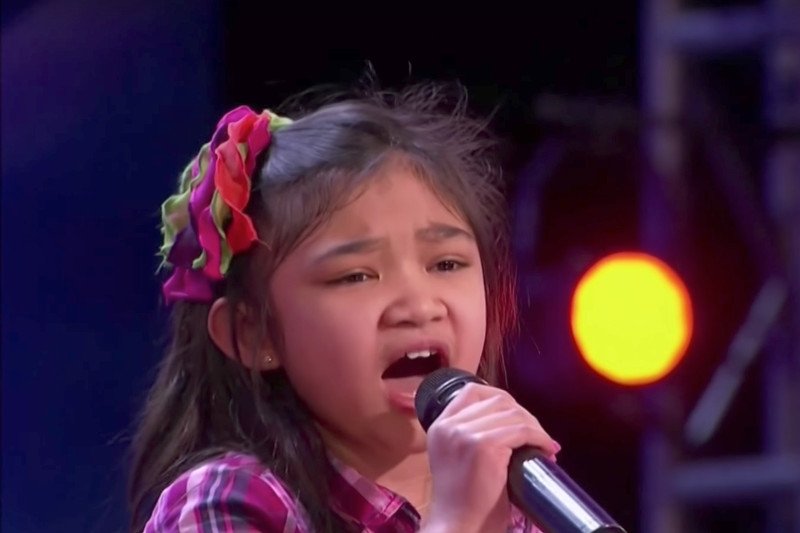 Jej śpiew zaskoczył wszystkich.