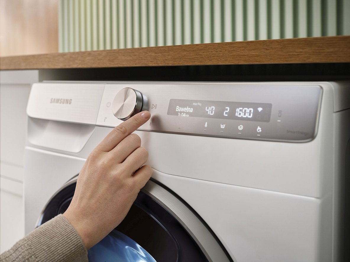 ALT: Inteligentna pralka Samsung AI Control, którą możesz również sterować zdalnie za pomocą smartfona