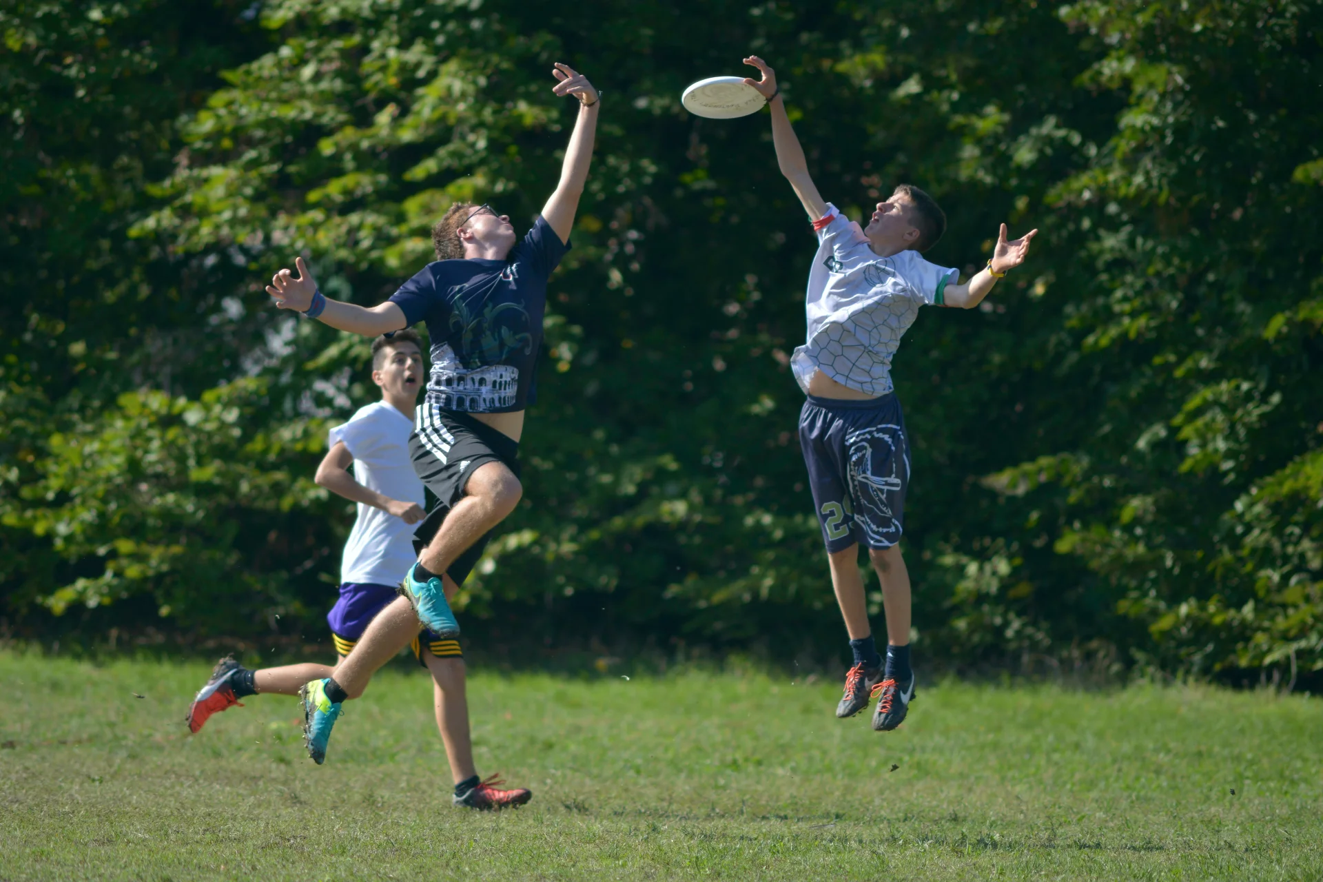 jak rzucać frisbee?