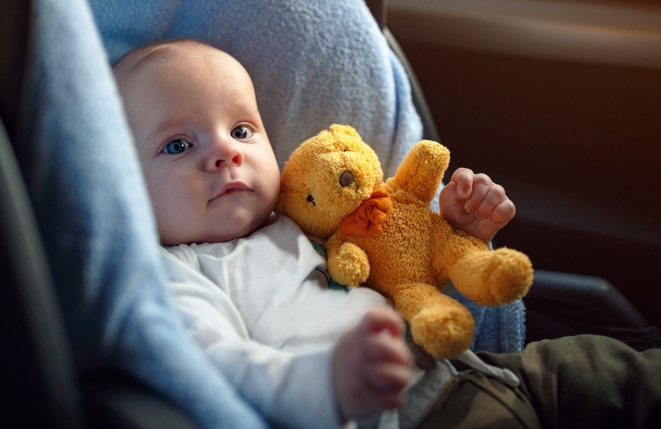 Karmienie dziecka na leżąco, błąd rodzica.