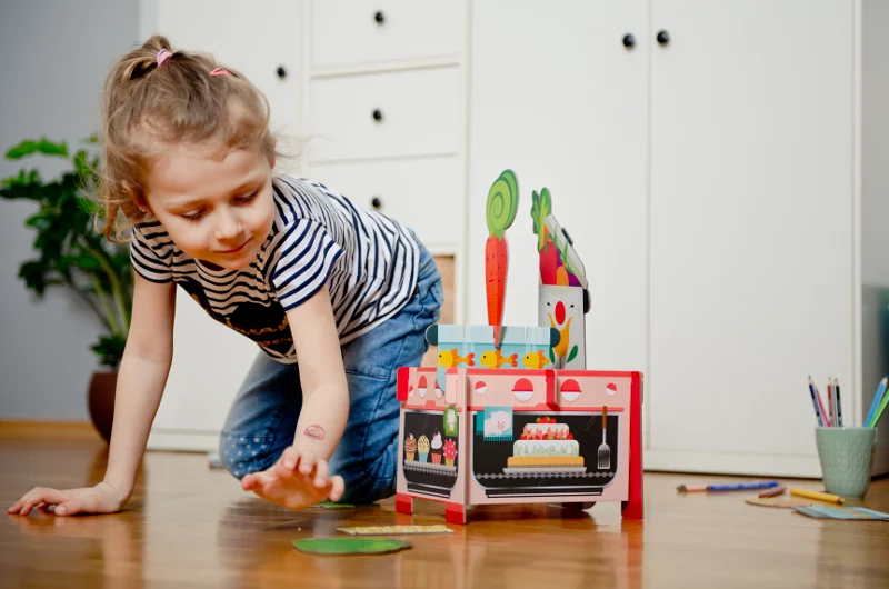 Układanie puzzli 3D rozwija zdolności manualne dziecka, pobudza jego wyobraźnię przestrzenną, ćwiczy spostrzegawczość oraz uczy cierpliwości