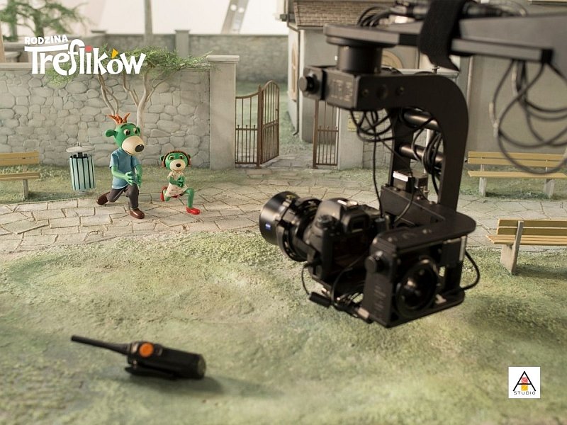 Serial "Rodzina Treflików" realizowany jest poklatkową techniką lalkową