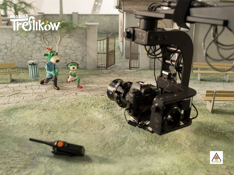 Serial "Rodzina Treflików" realizowany jest poklatkową techniką lalkową