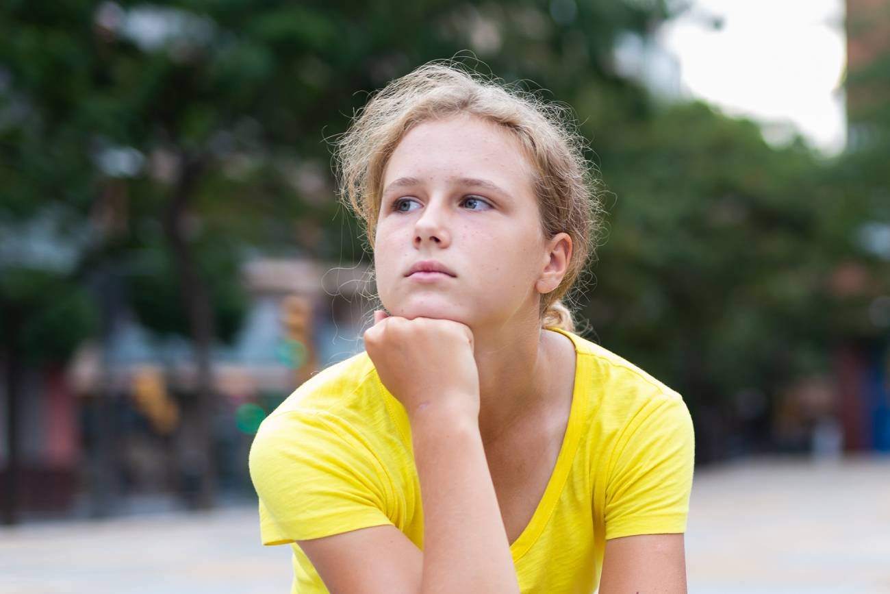 Ten rodzicielski zwyczaj to codzienność. W wakacje doprowadza nastolatki do łez