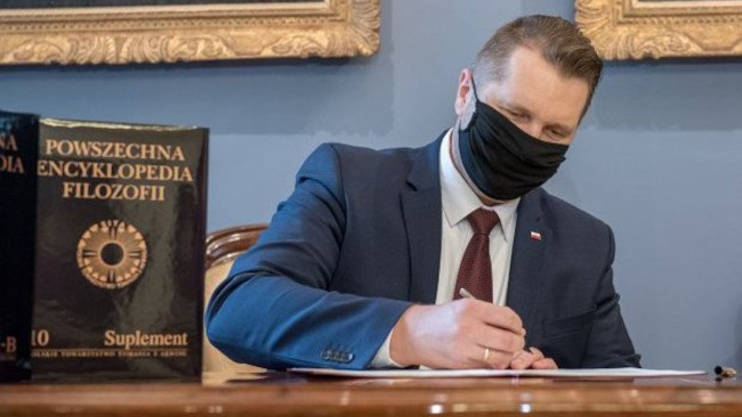 Czarnek i Powszechna Encyklopedia Filozofii. Hasło o aborcji szokuje