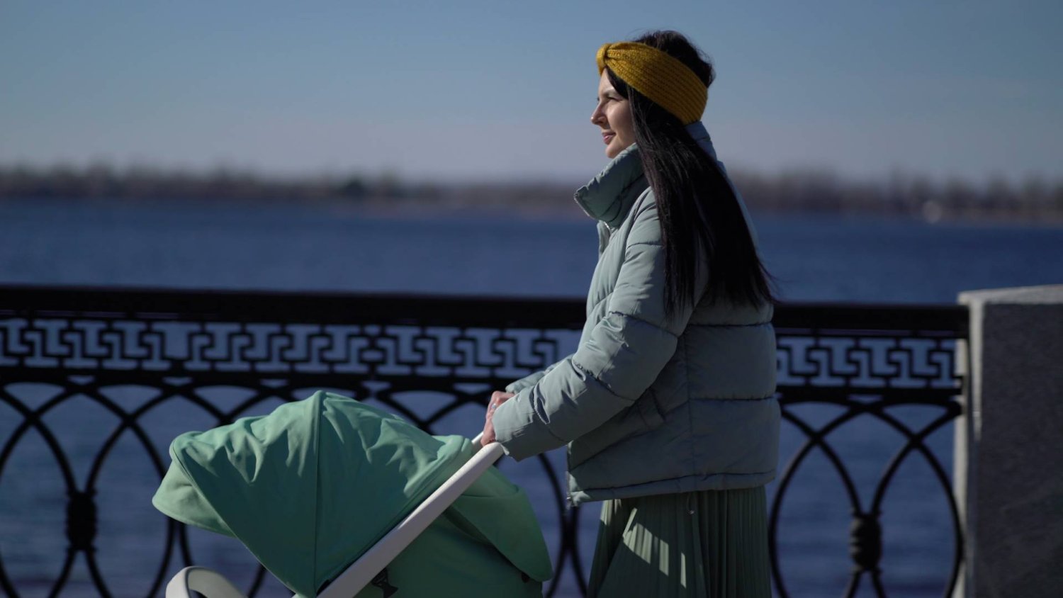 Rodzi się dramatycznie mało dzieci. Demograf: "Niska dzietność to nie tragedia"