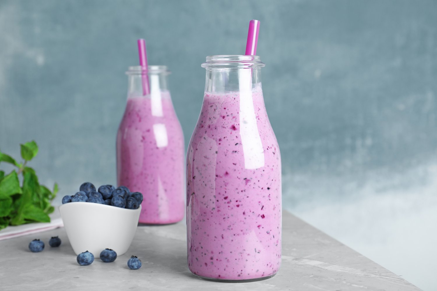 Naturalny probiotyk wzbogacony o białko. Sprawdzi się idealnie jako baza koktajli proteinowych