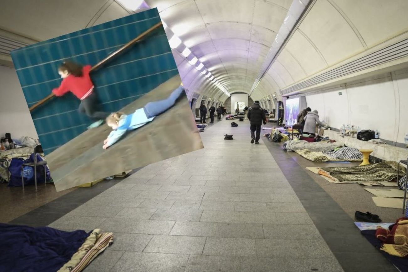 Dzieci bawią się w kijowskim metrze