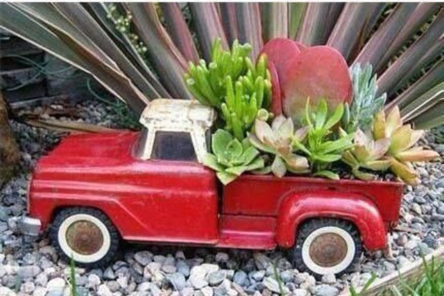 Fot. Screen z Pinterest / [url=https://pl.pinterest.com/pin/47217496070818296/]Empress of Dirt, Garden Art Ideas[/url]