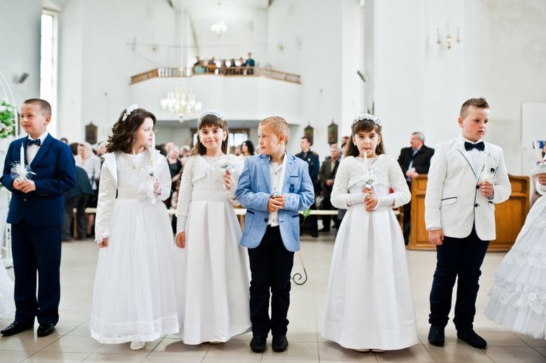 Czy dzieciom, które nie idą do komunii należą się prezenty?