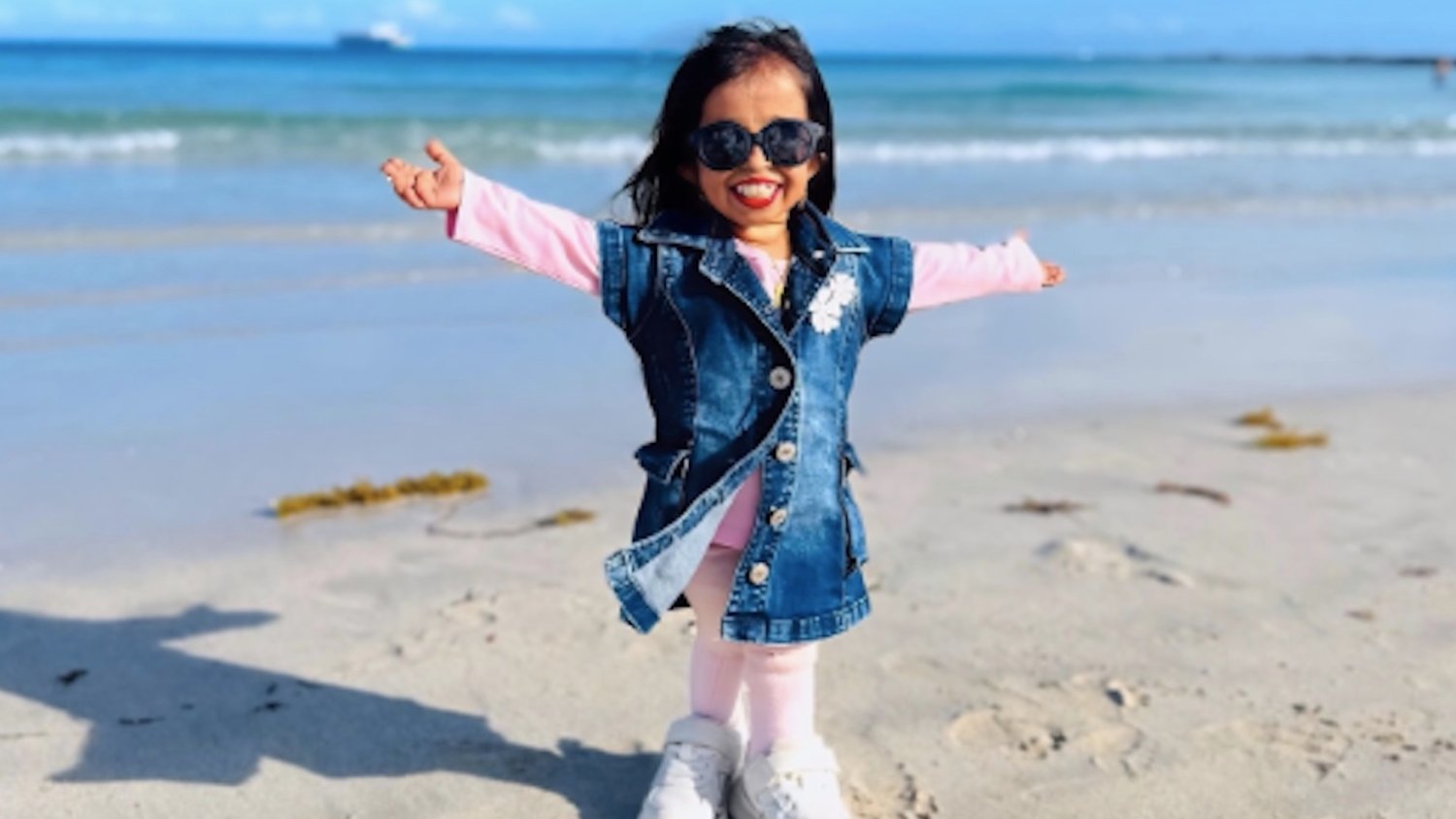 Najmniejsza kobieta świata została influencerką. "Wygląda jak laleczka" Na zdjęciu Jyoti Amge
