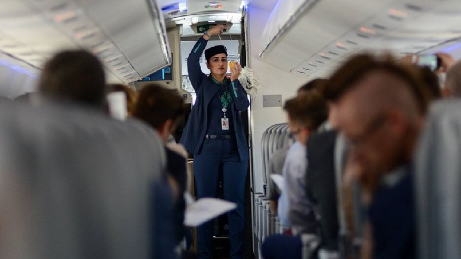 2-latka wpadła w histerię w samolocie. Sytuację uratowała stewardessa