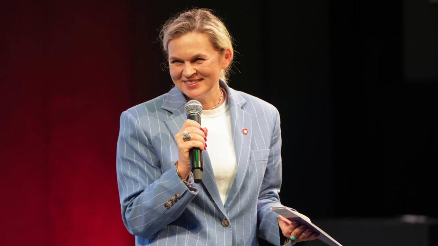 Barbara Nowacka podczas wystąpienia