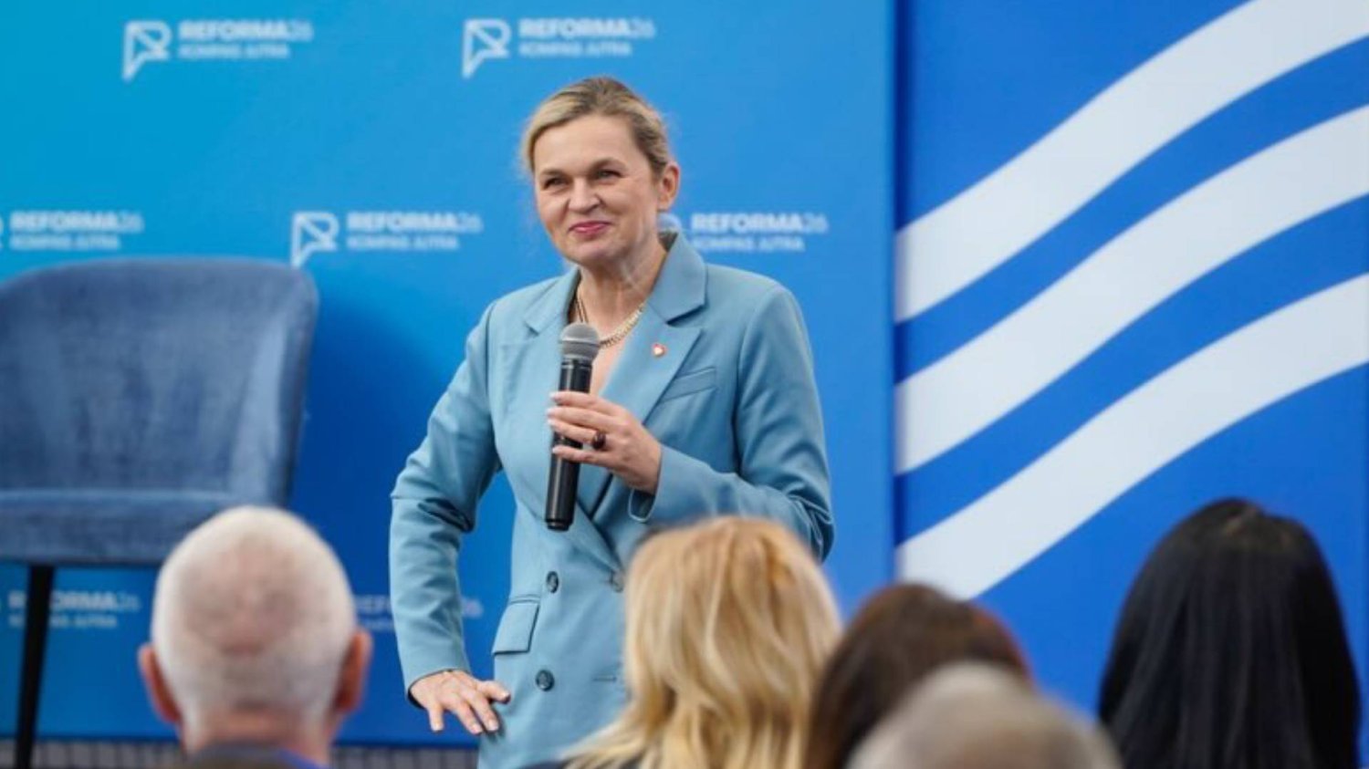 Barbara Nowacka podczas wystąpienia