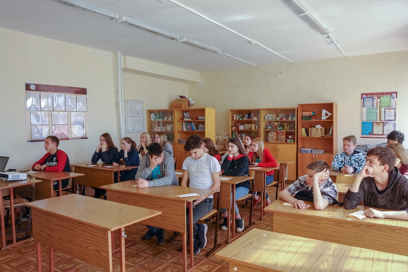 Dostali jedynki za polubienie posta na Facebooku. Dotyczył ich nauczycielki