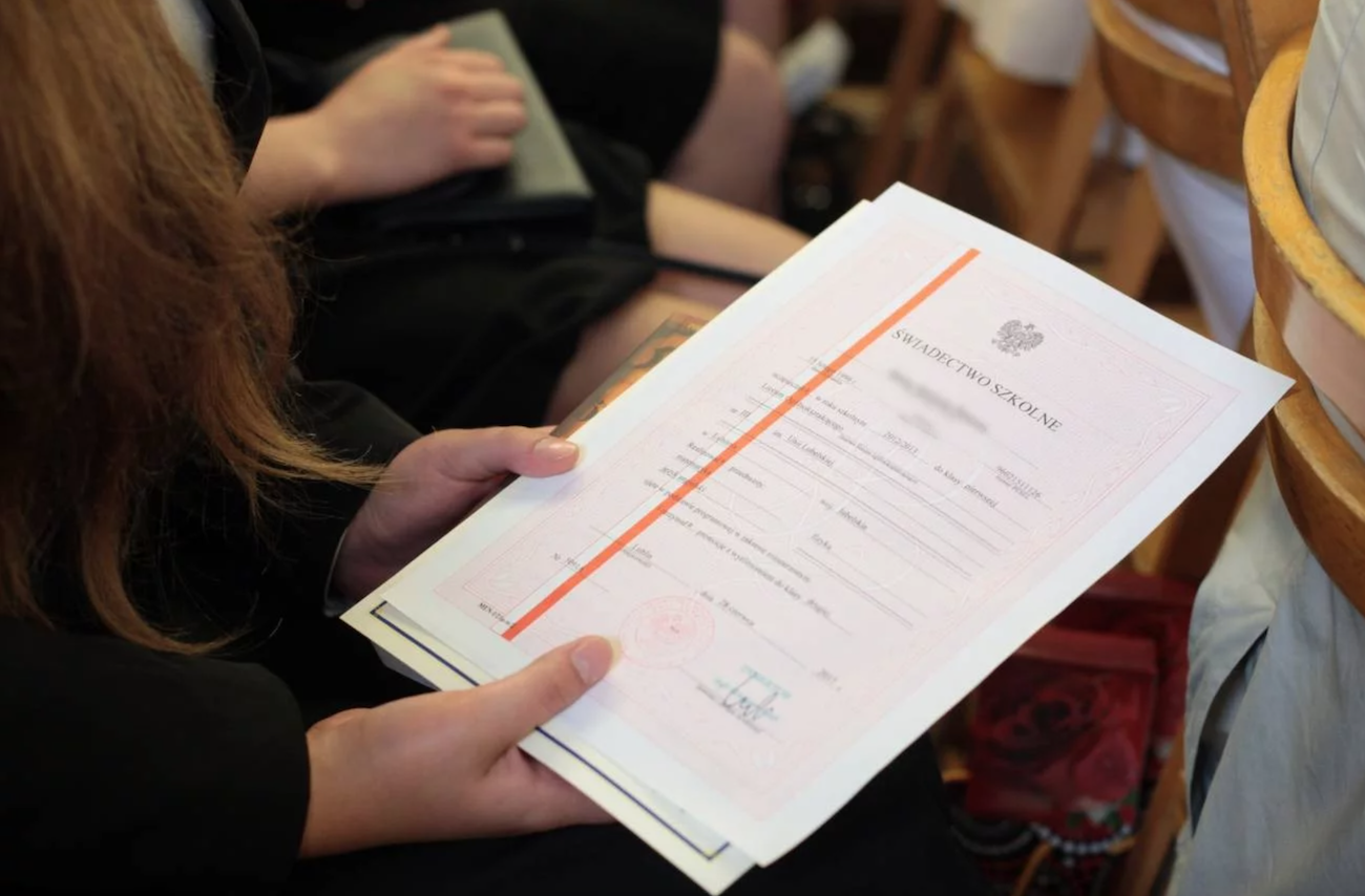 świadectwo z czerwonym paskiem świadectwo z czerwonym paskiem
