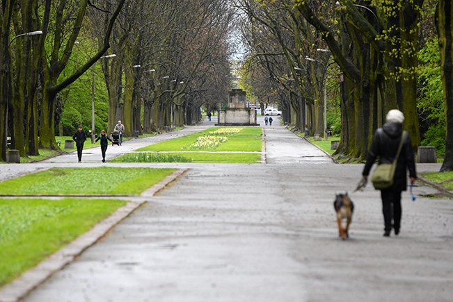 Gdzie nie trzeba nosić maseczki? 10 miejsc, w których nie karają mandatem