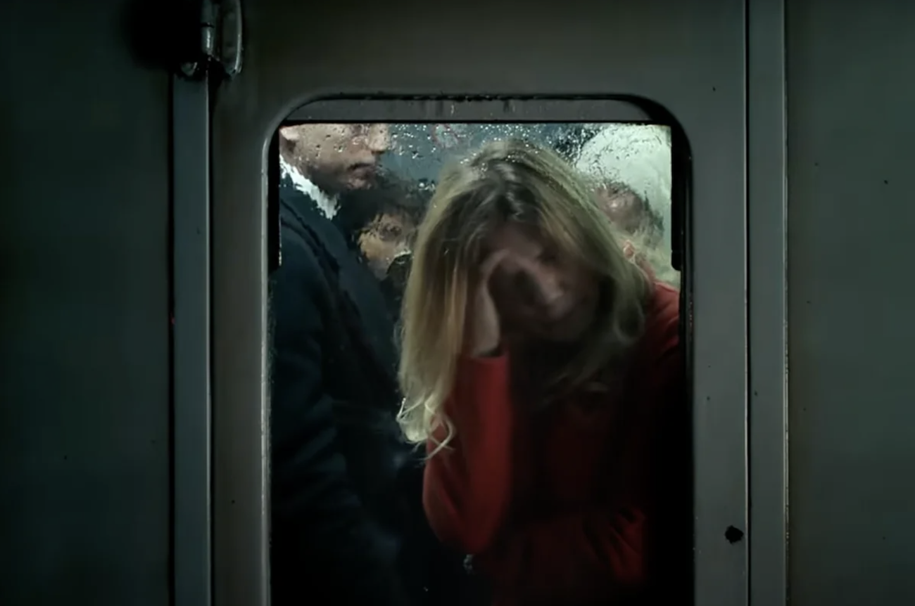 Pomyśl, zamiast się gapić. 1-minutowy spot otworzy ci oczy na świat osób z autyzmem