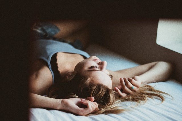 Co mówi o nas pozycja, w której śpimy?