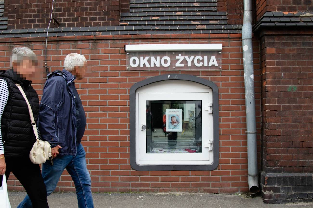 Okno życia przy klasztorze Sióstr Boromeuszek we Wrocławiu