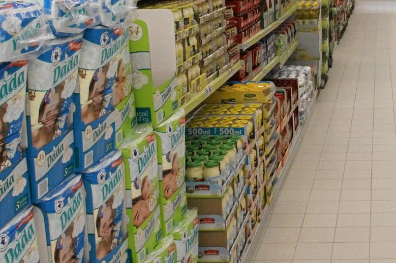 Kobieta wysłała męża po pieluchy. To, co jej przyniósł, bawi do łez