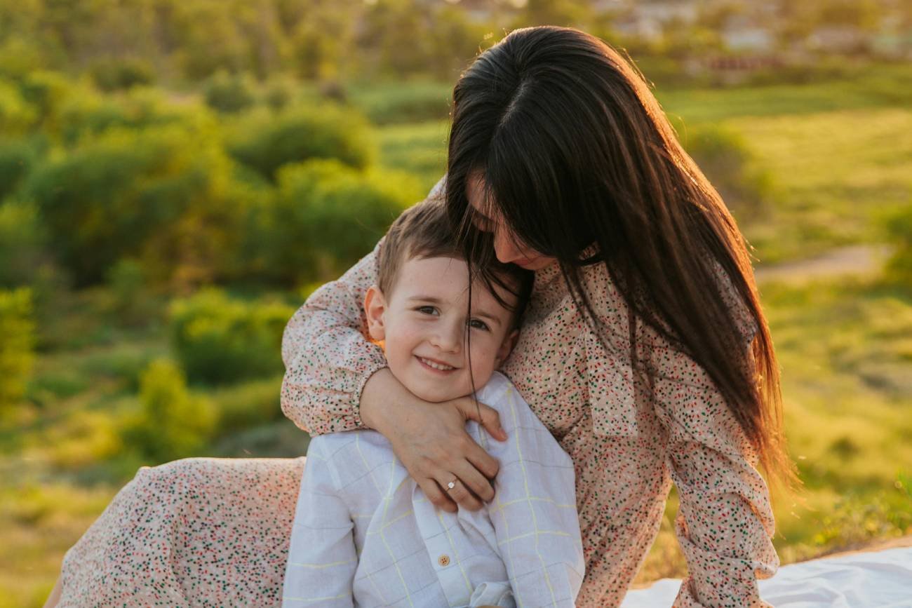Rodzice ulegają szkodliwej obsesji. "Dziecko jest zakładnikiem naszej niepewności"