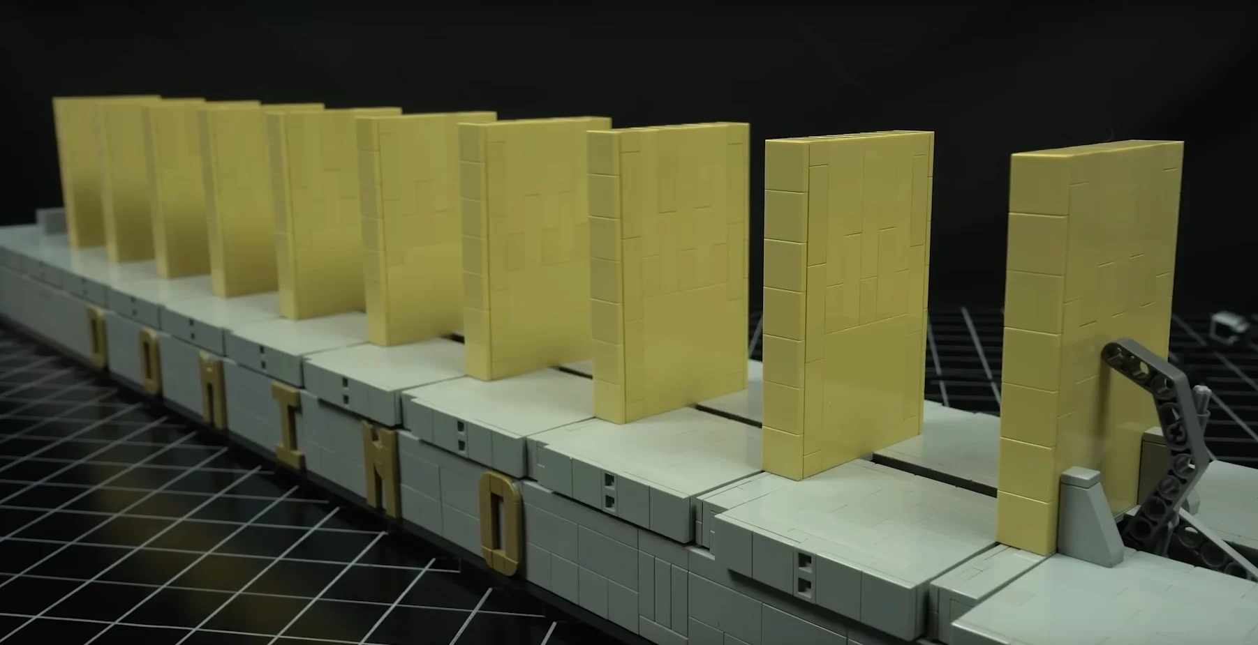 Urządzenie składa się z ponad 4 tysięcy klocków LEGO