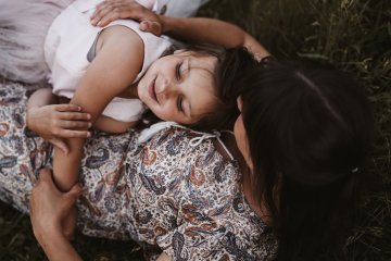 "Pozwól im wyrażać swoje emocje, ale mądrze prowadź ich zachowanie".