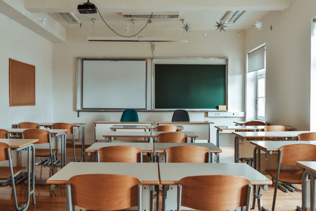 pusta klasa w szkole pusta klasa w szkole