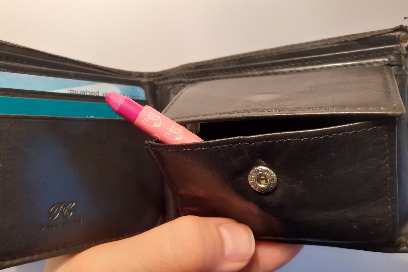 Kredka w portfelu ratuje życie