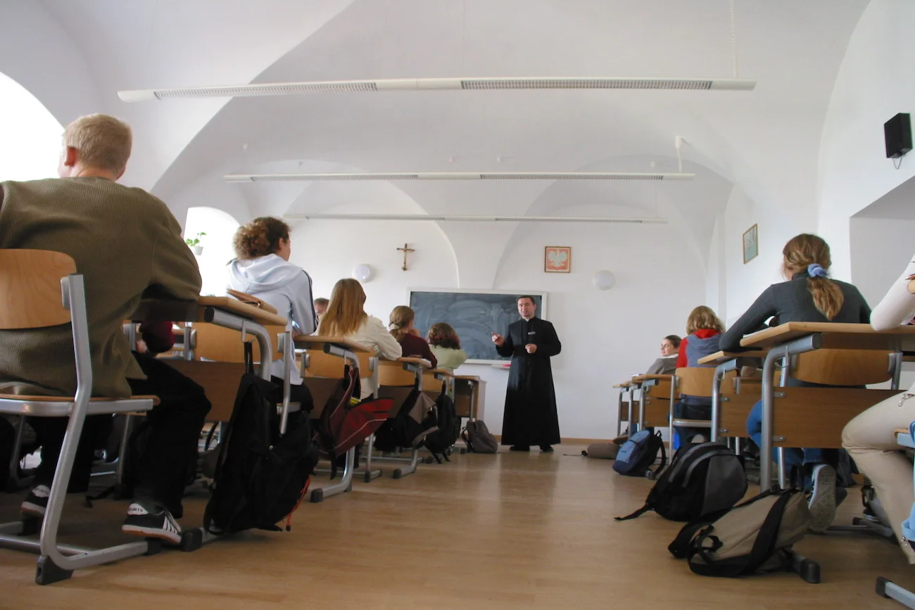 uczniowie na lekcji religii