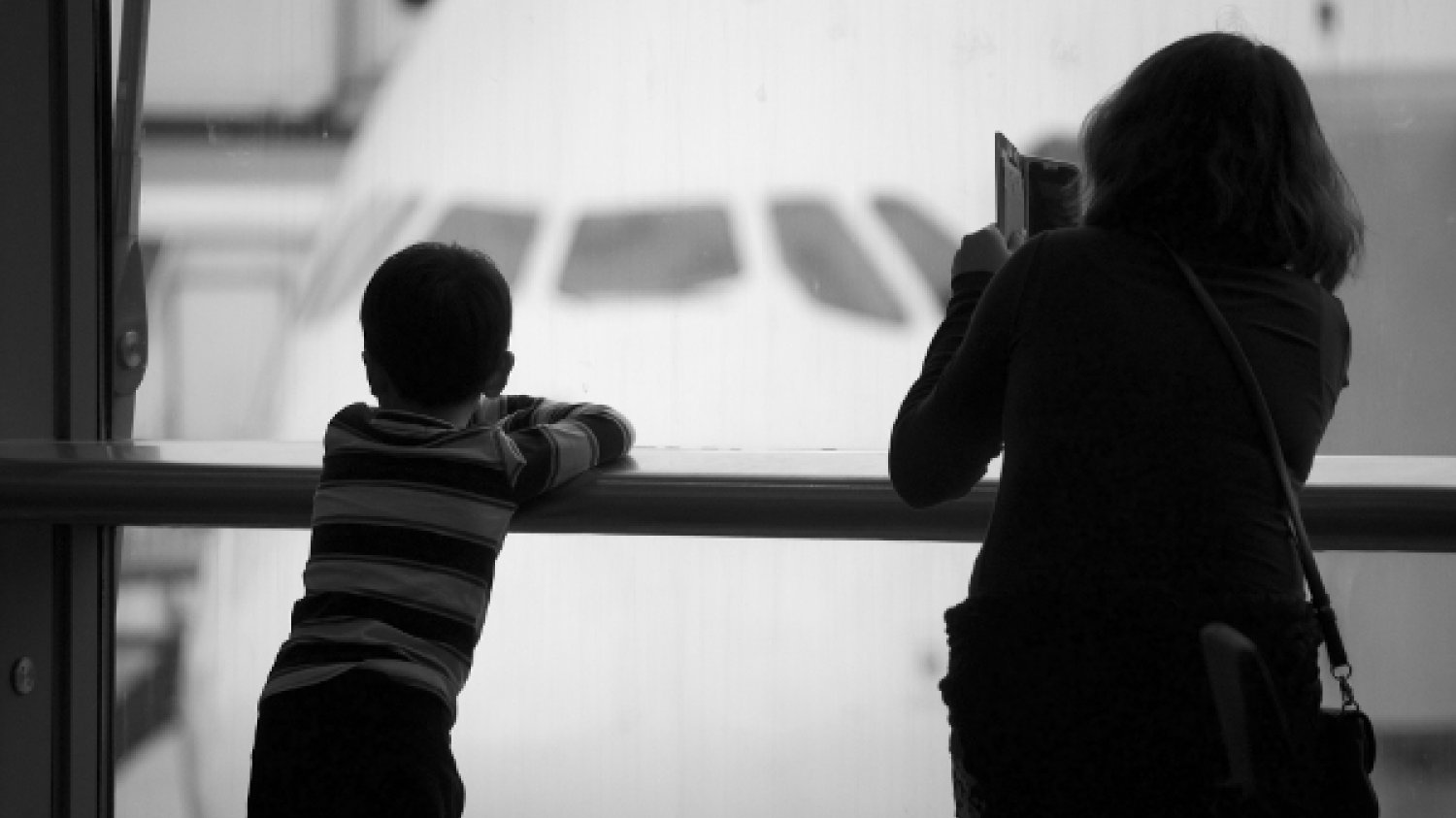 Fot. Pixabay / [url=https://pixabay.com/en/airport-airplane-travel-silhouette-1019056/]ciggy1[/url]/[url=https://pixabay.com/en/service/terms/#usage]CC0 Public Domain[/url]