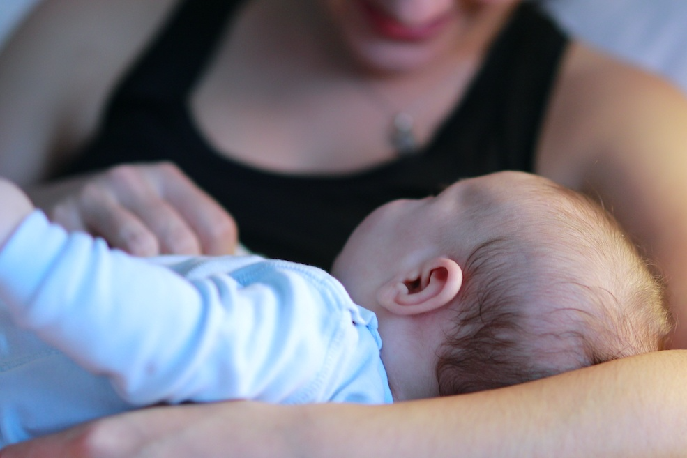 Chcecie, żeby rodziło się więcej dzieci? To proste! Wprowadźcie te 6 zmian