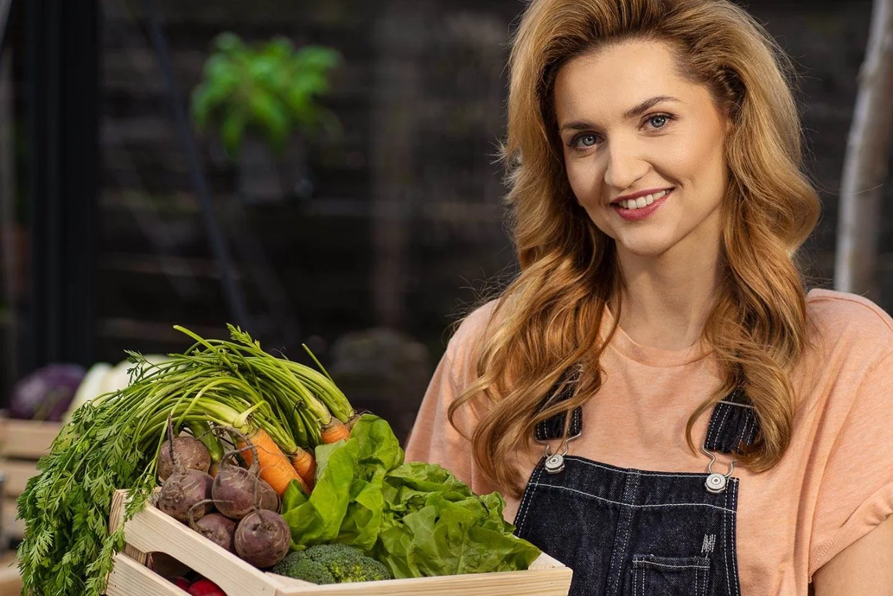 Jagna Niedzielska, propagatorka nurtu zero waste w kulinariach, poprowadzi warsztaty z gotowania less waste z plonów ogródkowych dla zwycięzców konkursu "Ogródki ze smakiem"