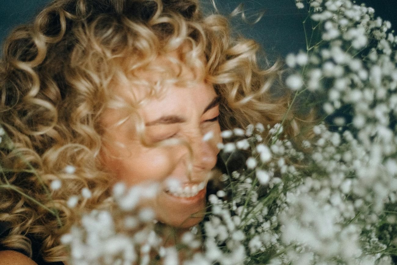 uśmiechnięta kobieta