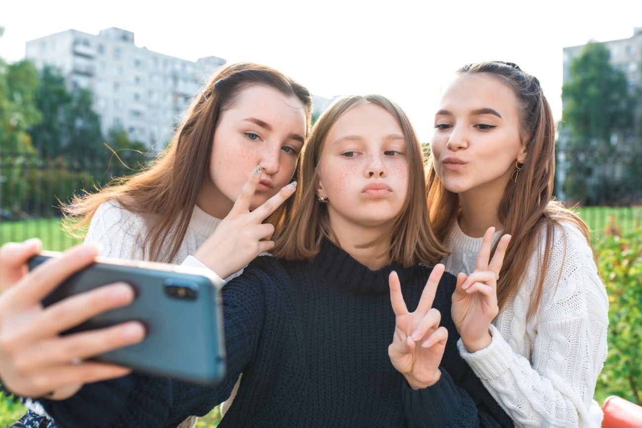 Niebezpieczny trend wśród dzieci. "Zmroziło mnie, kiedy zajrzałam do telefonu córki"